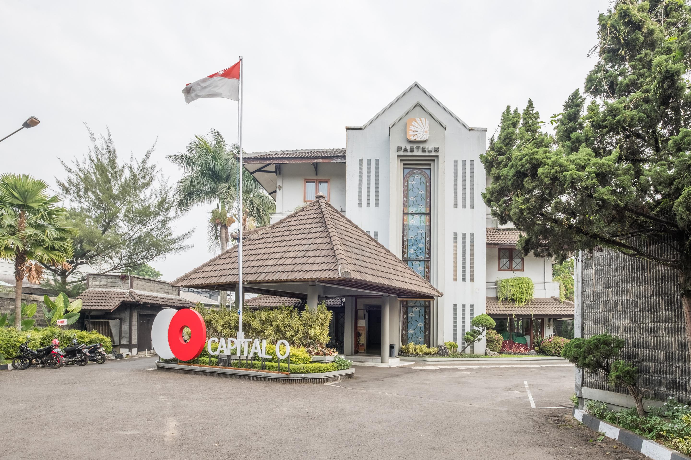 Capital O 874 Hotel Nyland Pasteur Bandung Exterior foto